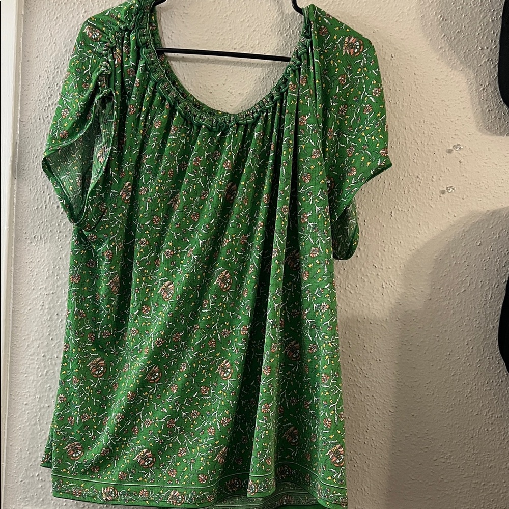 Max Studio Green Ruched Short Sleeve Blouse